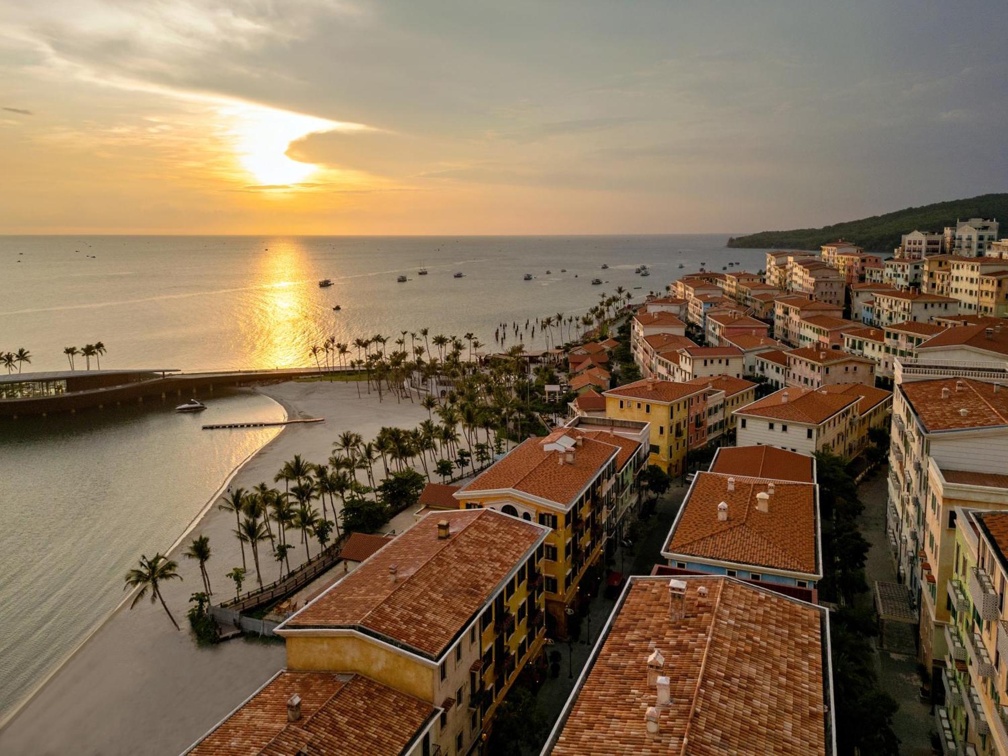 Venice Hotel Phu Quoc - Free Airport Shuttle & Sunset Town Tour Buitenkant foto