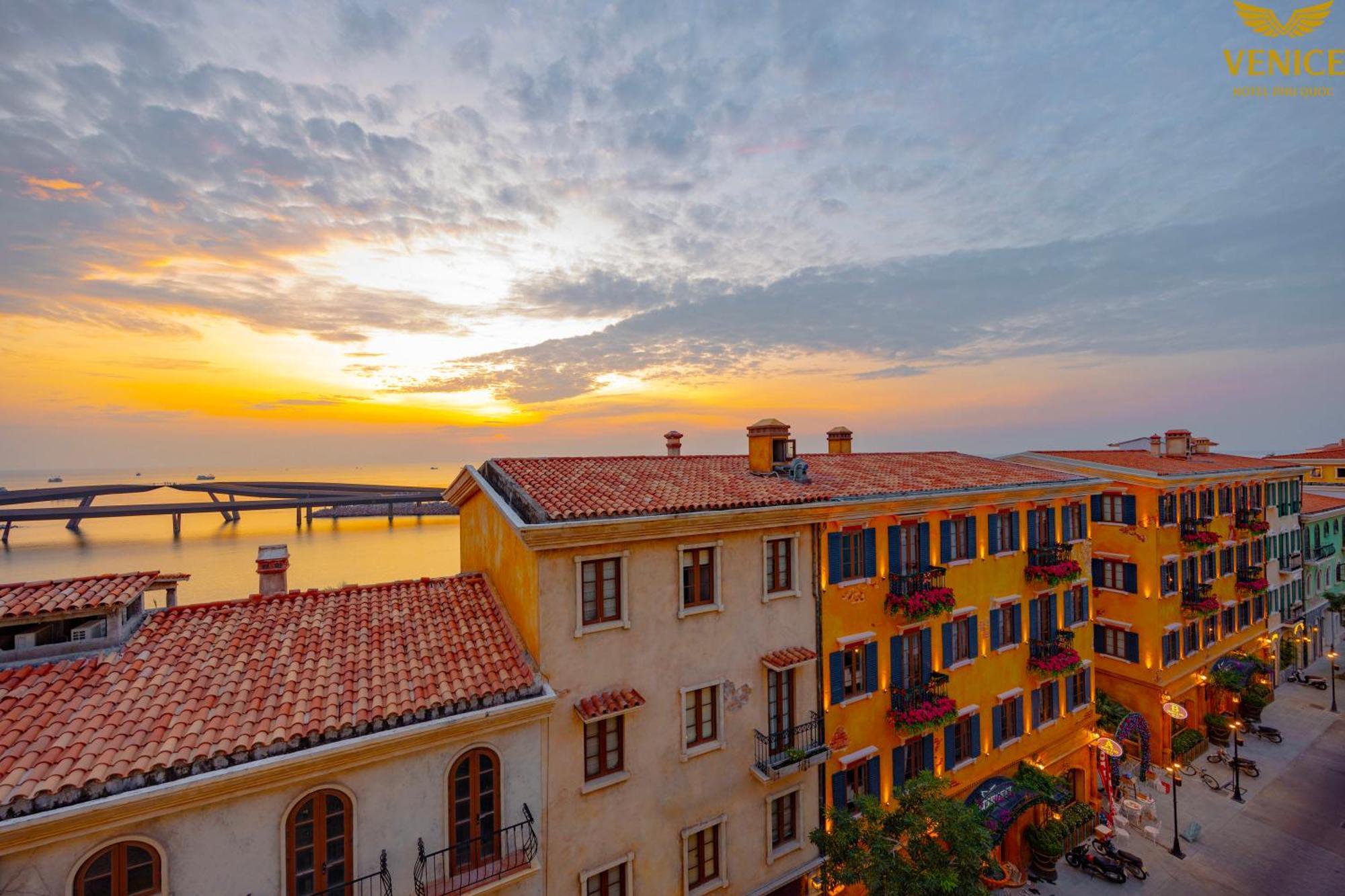 Venice Hotel Phu Quoc - Free Airport Shuttle & Sunset Town Tour Buitenkant foto